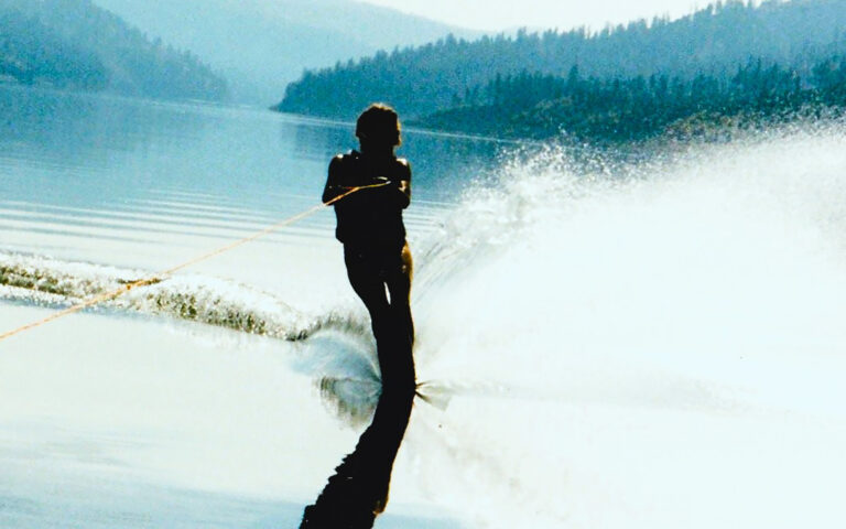 Water Skiing 1920x1200 1 768x480